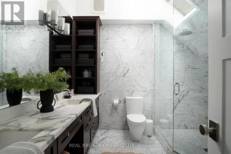 20 Laskay Lane King ON L7B 1K4