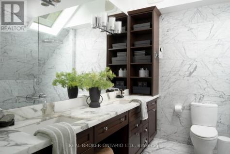 20 Laskay Lane King ON L7B 1K4