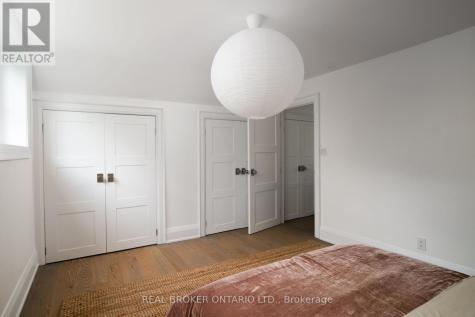 20 Laskay Lane King ON L7B 1K4