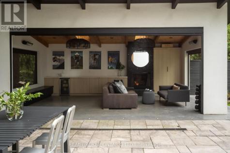 20 Laskay Lane King ON L7B 1K4