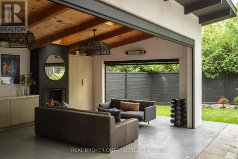 20 Laskay Lane King ON L7B 1K4