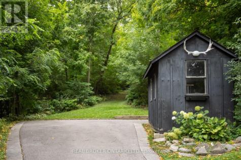 20 Laskay Lane King ON L7B 1K4