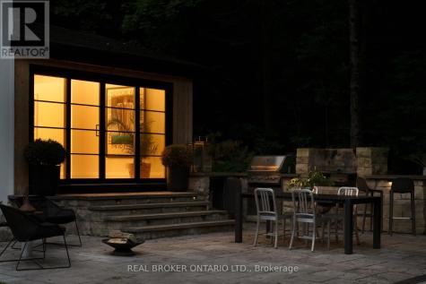 20 Laskay Lane King ON L7B 1K4