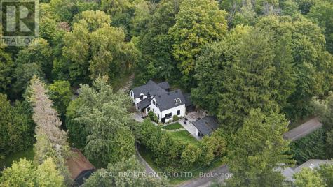 20 Laskay Lane King ON L7B 1K4