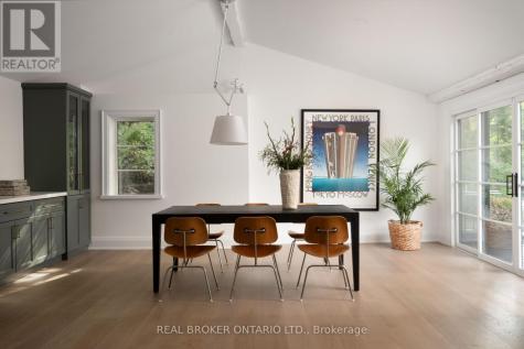 20 Laskay Lane King ON L7B 1K4