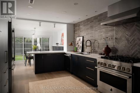 20 Laskay Lane King ON L7B 1K4