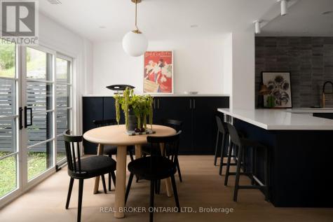 20 Laskay Lane King ON L7B 1K4