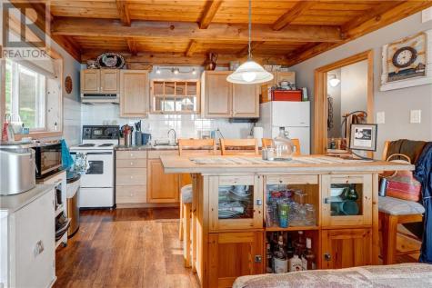 201 Wolseley Bay Road Noelville ON P0M 2N0