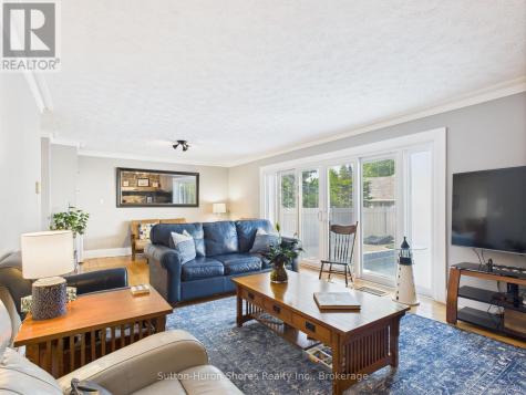 668, 662 Gustavus Street Saugeen Shores ON N0H 2C0