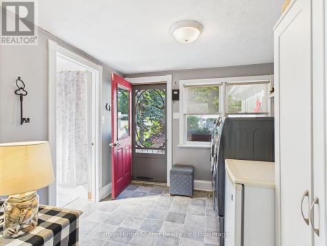 668, 662 Gustavus Street Saugeen Shores ON N0H 2C0