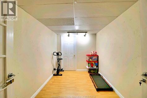 986 Lemonwood Crescent Windsor ON N9G 2E7