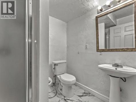 986 Lemonwood Crescent Windsor ON N9G 2E7