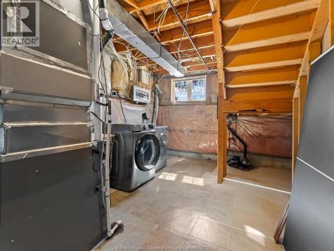 986 Lemonwood Crescent Windsor ON N9G 2E7