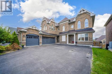 8 Mitchell Crescent Mono ON L9W 6W6