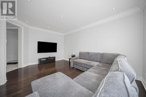 8 Mitchell Crescent Mono ON L9W 6W6
