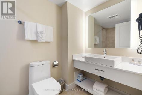 9 Harbour Street East Collingwood ON L9Y 5B5
