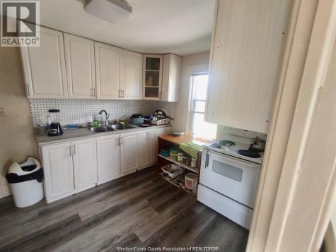 95 Giles Boulevard East Windsor ON N9A 4B8