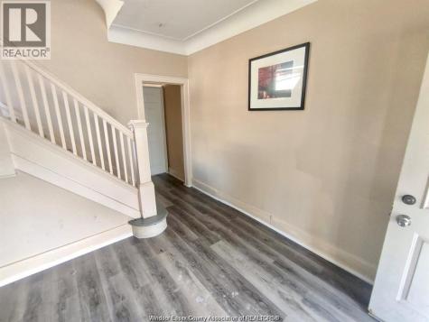 95 Giles Boulevard East Windsor ON N9A 4B8