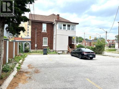 95 Giles Boulevard East Windsor ON N9A 4B8