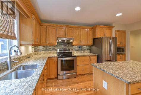 27 Heyden Avenue Orillia ON L3V 0G5