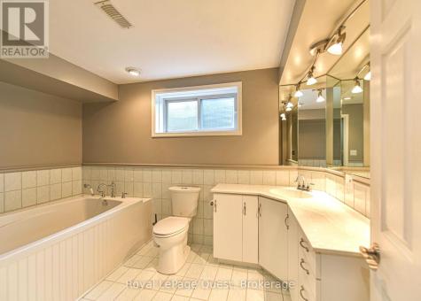 27 Heyden Avenue Orillia ON L3V 0G5