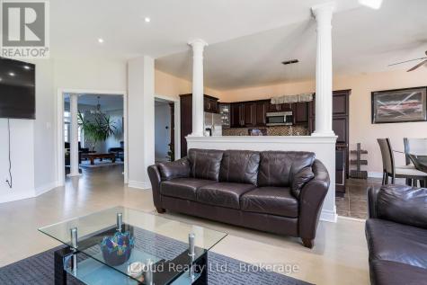 17 Maple Drive Wasaga Beach ON L9Z 0A7