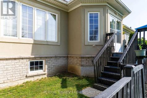 17 Maple Drive Wasaga Beach ON L9Z 0A7