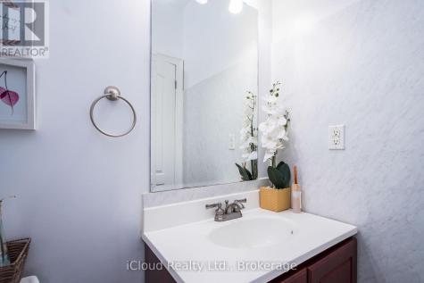 17 Maple Drive Wasaga Beach ON L9Z 0A7