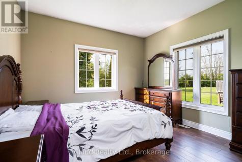 17 Maple Drive Wasaga Beach ON L9Z 0A7