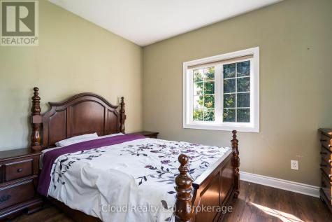 17 Maple Drive Wasaga Beach ON L9Z 0A7