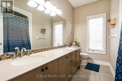 17 Maple Drive Wasaga Beach ON L9Z 0A7