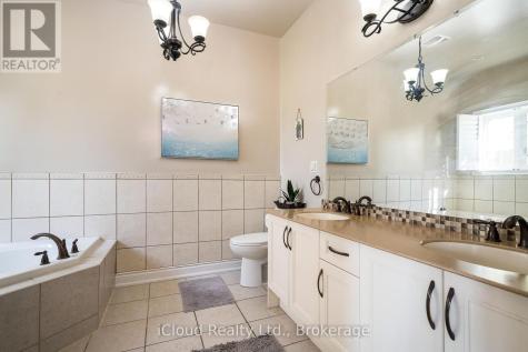 17 Maple Drive Wasaga Beach ON L9Z 0A7