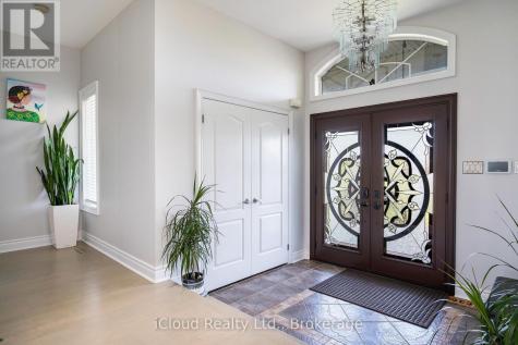 17 Maple Drive Wasaga Beach ON L9Z 0A7
