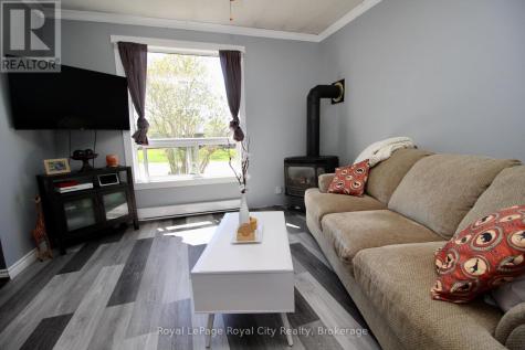 2557 Bruce 9 Road Northern Bruce Peninsula ON N0H 1W0