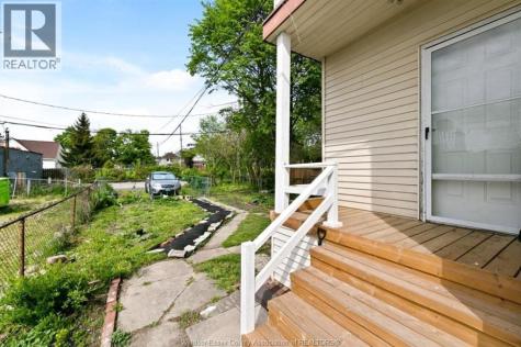 581-583 Crawford Avenue Windsor ON N9A 5C5