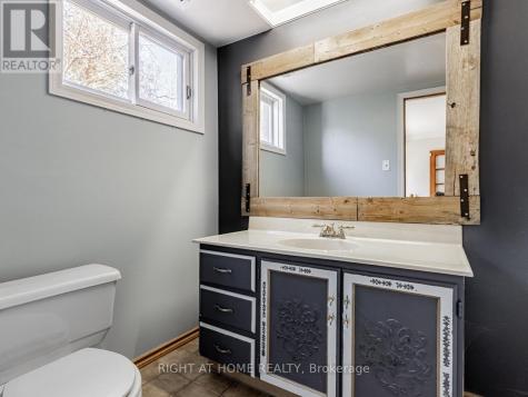 4282 Vivian Road Whitchurch-stouffville ON L4A 1Z2