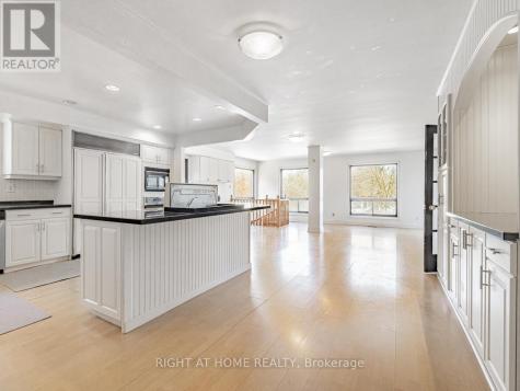 4282 Vivian Road Whitchurch-stouffville ON L4A 1Z2