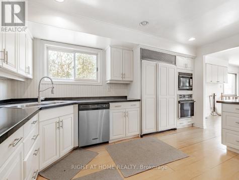 4282 Vivian Road Whitchurch-stouffville ON L4A 1Z2
