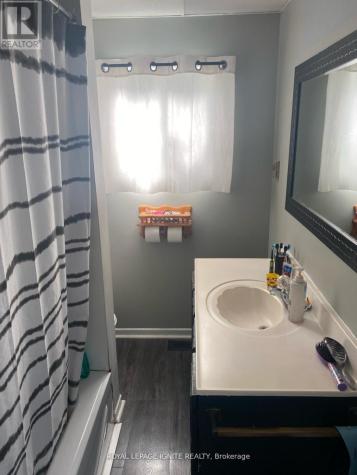 812 Chelsea Crescent Cornwall ON K6H 6Y4