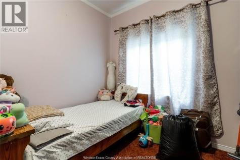 562 Dougall Windsor ON N9A 4P6