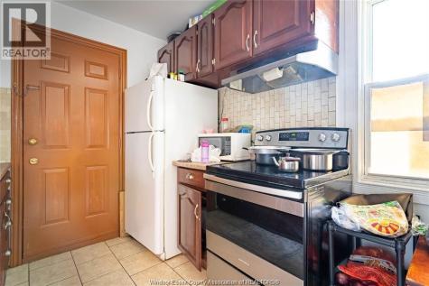 562 Dougall Windsor ON N9A 4P6