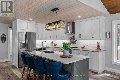 241 Eight Mile Point Oro-medonte ON L3V 6H1