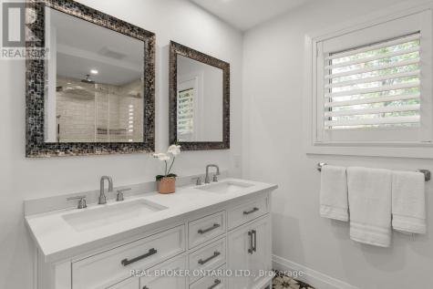 241 Eight Mile Point Oro-medonte ON L3V 6H1