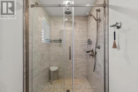 241 Eight Mile Point Oro-medonte ON L3V 6H1