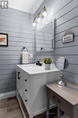 241 Eight Mile Point Oro-medonte ON L3V 6H1