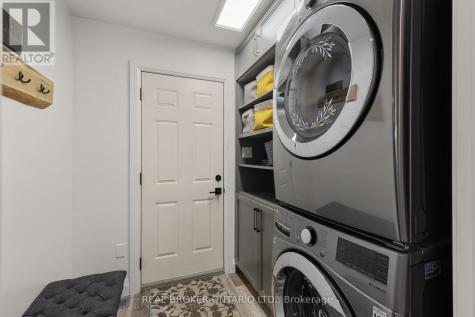 241 Eight Mile Point Oro-medonte ON L3V 6H1