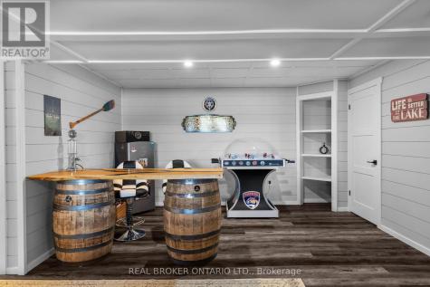 241 Eight Mile Point Oro-medonte ON L3V 6H1