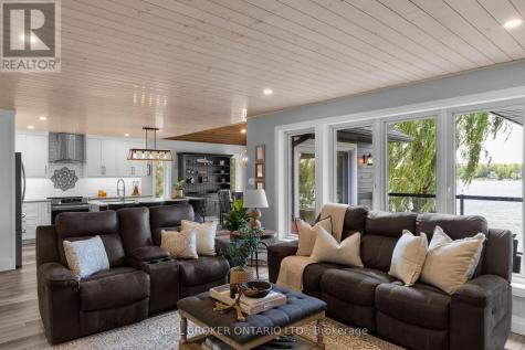 241 Eight Mile Point Oro-medonte ON L3V 6H1