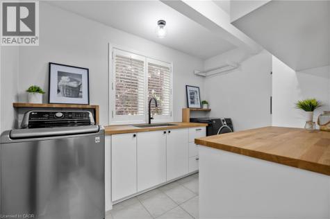 1 Brown Avenue Cambridge ON N1R 5S3