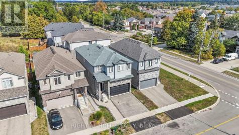 321 Carriage Way Waterloo ON N2K 0C2